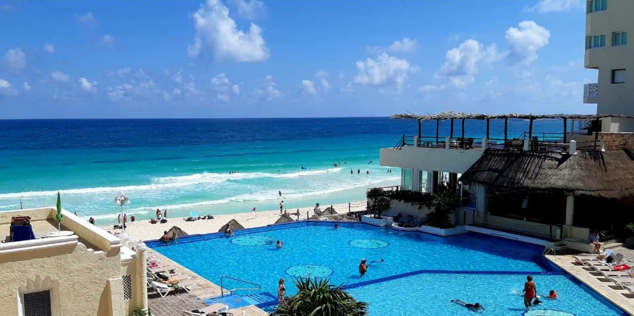 Ocean Front Suite, Balcony, Kitchen. Cancun Bagian luar foto
